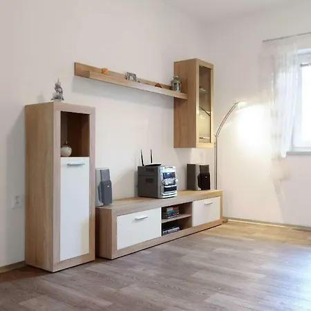 Vrbecky Dvur * Hruba Vrbka